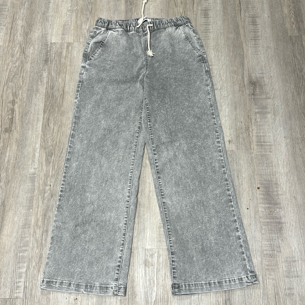 Angels pull on jeans